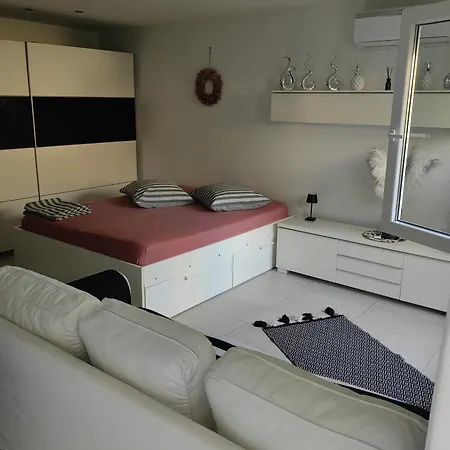 Studio Koper アパート コペル